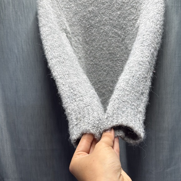Banana republic Light Gray Crewneck Sweater size extra small - Picture 5 of 8